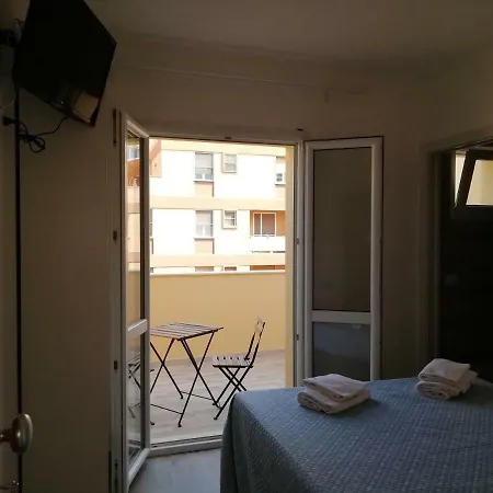 Domo Centro Πανσιόν Αλγκέρο