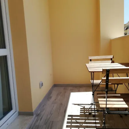 Πανσιόν Domo Centro 2*